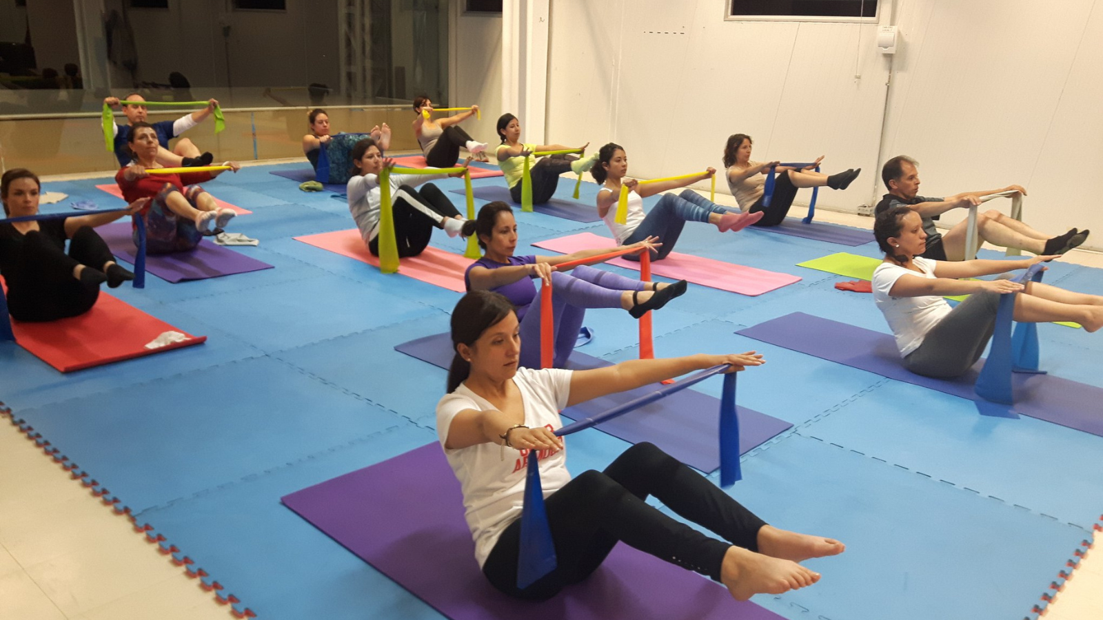 Aula aberta de Pilates na segunda-feira